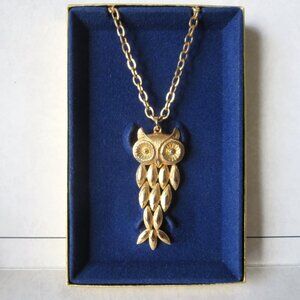 Vintage Owl necklace Movable Gold Owl Pendant, Avon Whimsical bird necklace